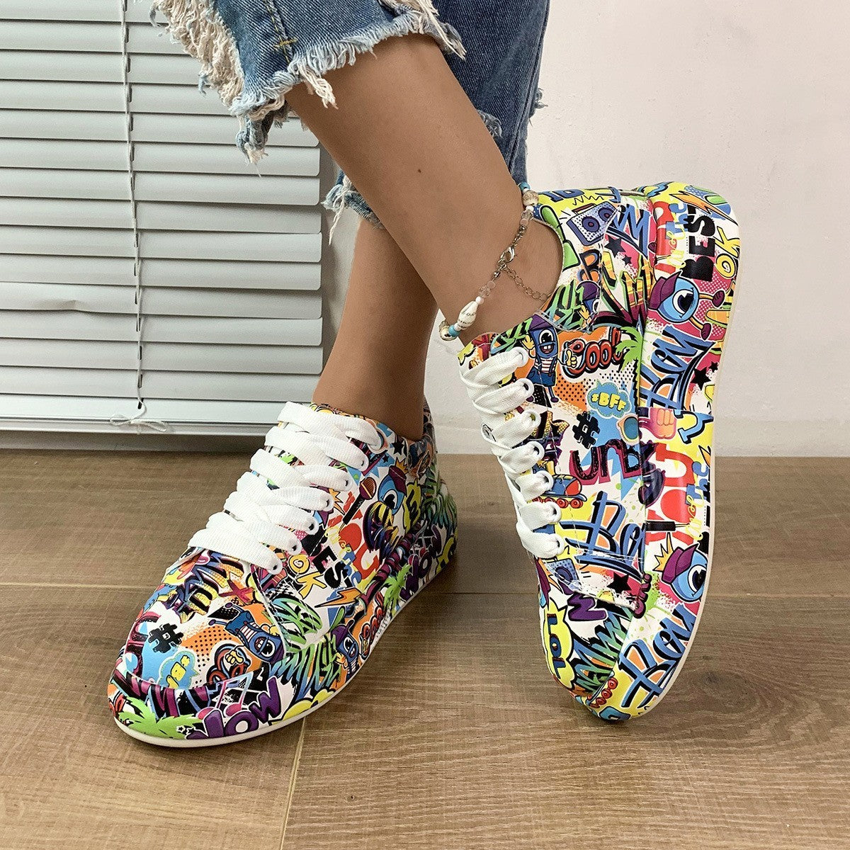 Zapatos deportivos con cordones y suela gruesa de cabeza redonda