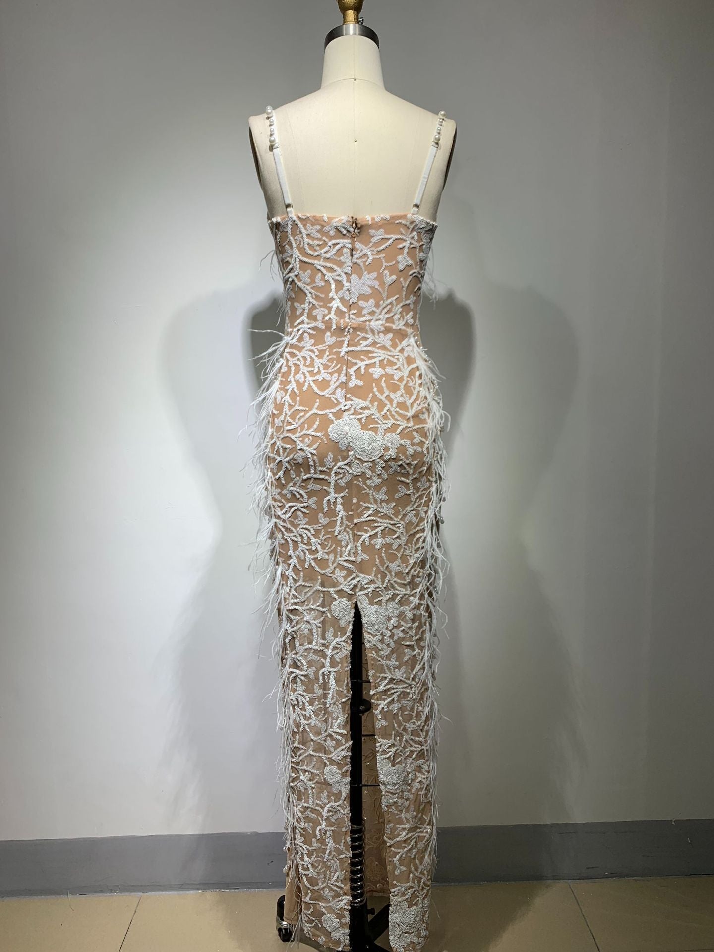 Women's Luxury Feather Beaded Sling Slim-fit Banquet Evening Dress